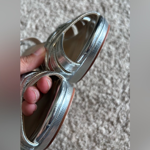 Paradox London Theresa Silver Shimmer Kitten Heel SZ 9 - Picture 5 of 8